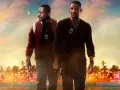 Will Smith i Martin Lawrence, gotowi do akcji, z pistoletami w dłoniach. To są bad boys for life, w Miami o zachodzie słońca.