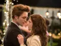 Kristen Stewart w filmach "Zmierzch" tańczy z Edwardem.