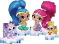 Dwie magiczne dżinny, Shimmer i Shine, siedzą na chmurkach z tygryskiem i małpką. Ich stroje shimmer i shine.