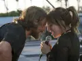 Czy Bradley Cooper śpiewa w filmie? Odkryj jego muzyczny talent w Narodzinach gwiazdy