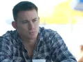 Channing Tatum w flanelowej koszuli, jak z jednego z jego filmów.