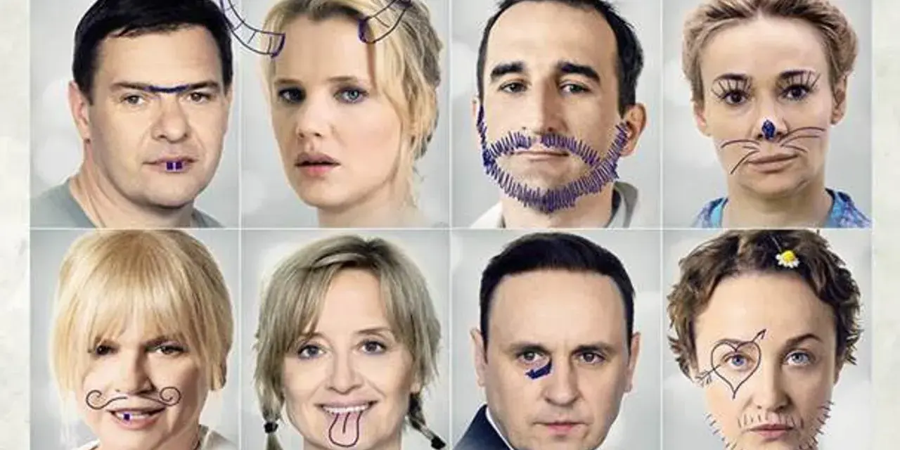 Ośmioro aktorów z narysowanymi wąsami, brodami i innymi zabawnymi detalami na twarzach. Plakat promujący filmy Marka Koterskiego.