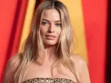 Margot Robbie w olśniewającej kreacji, marząca o swoich przyszłych dzieciach.
