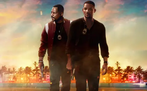 Will Smith i Martin Lawrence, gotowi do akcji, z pistoletami w dłoniach. To są bad boys for life, w Miami o zachodzie słońca.