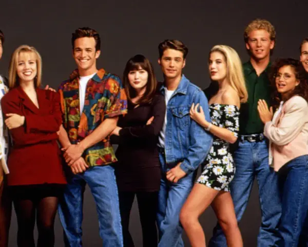 Ekipa z serialu "Beverly Hills, 90210" – zobacz, kto mieszka w Beverly Hills i jakie mody noszą!