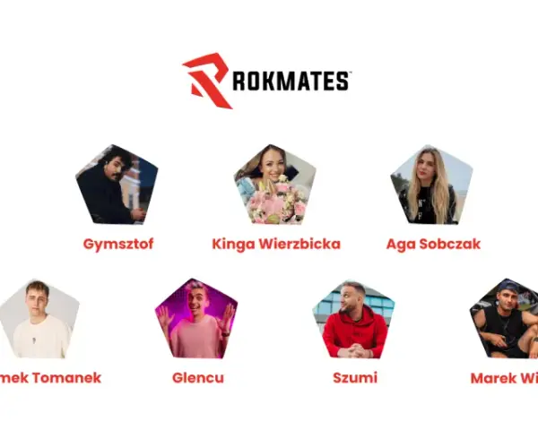 Portret Kingi Wierzbickiej z bukietem kwiatów. Nie ma informacji o tym, ile lat ma Kinga Wierzbicka.