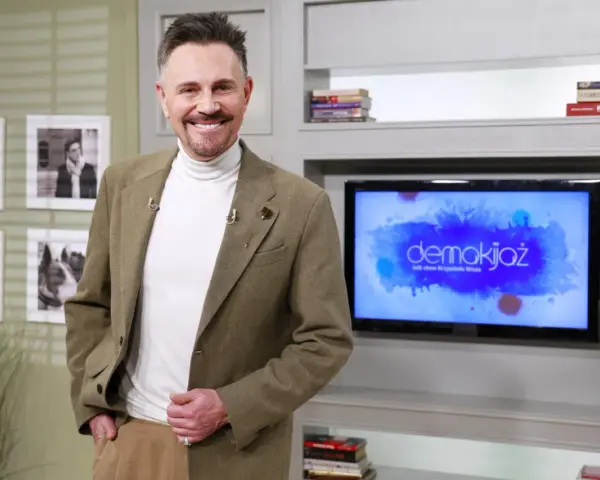 Krzysztof Ibisz, prowadzący "Demakijaż", wygląda na swój wiek, choć ile lat ma Krzysztof Ibisz, pozostaje tajemnicą.