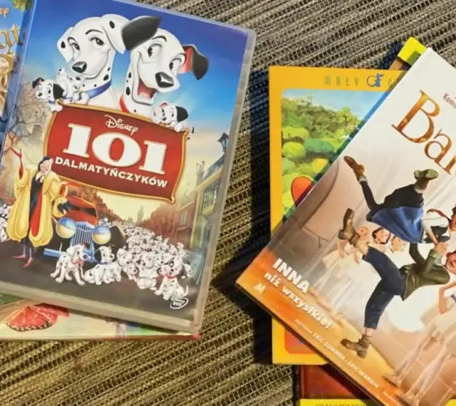 Kolekcja fajne filmy dla dzieci: "101 Dalmatyńczyków", "Zaplątani" i "Balerina".