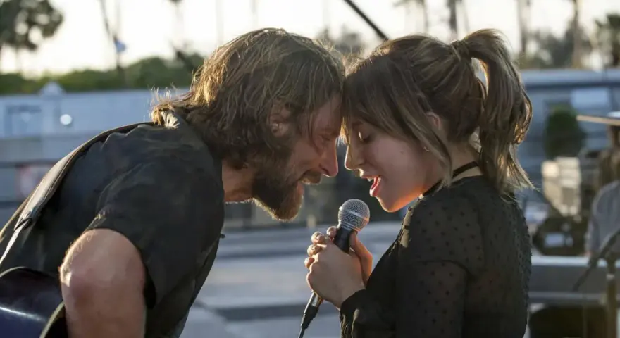 Czy Bradley Cooper śpiewa w filmie? Odkryj jego muzyczny talent w Narodzinach gwiazdy
