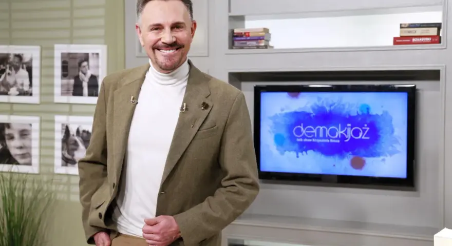 Krzysztof Ibisz, prowadzący "Demakijaż", wygląda na swój wiek, choć ile lat ma Krzysztof Ibisz, pozostaje tajemnicą.