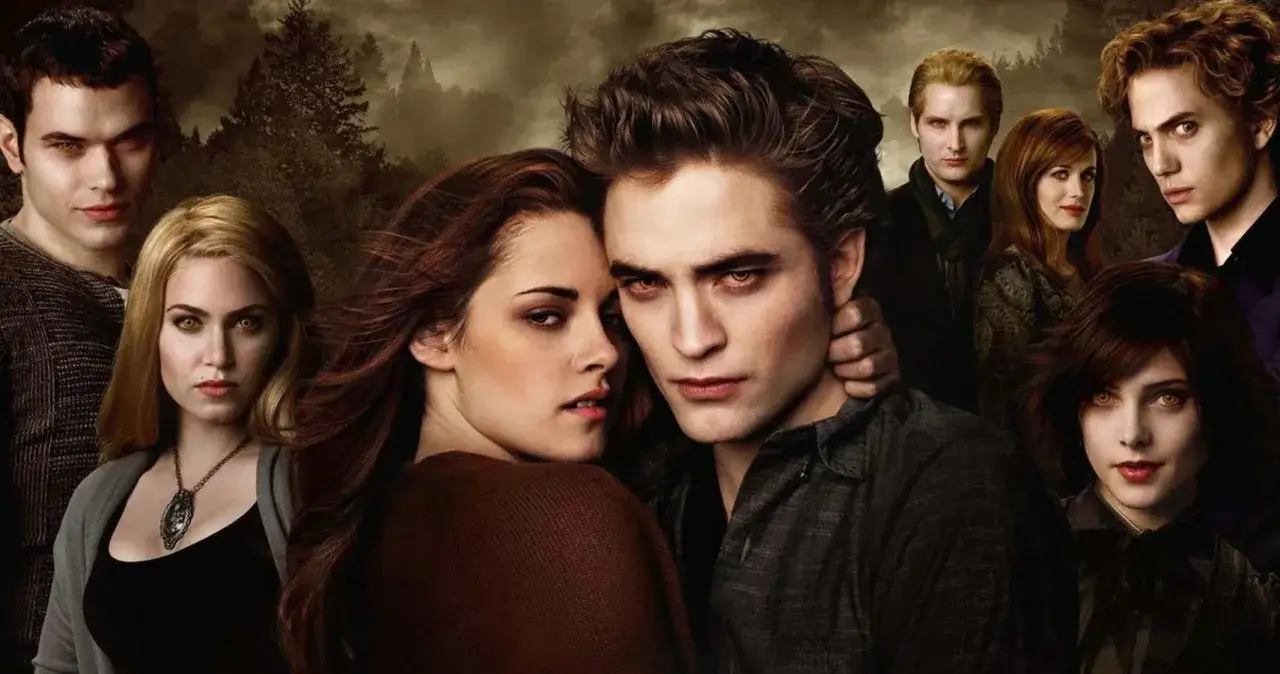 Postacie z filmu Zmierzch po kolei: Bella, Edward, Alice, Jasper, Rosalie i Emmett. Ich oczy świecą na złoto.