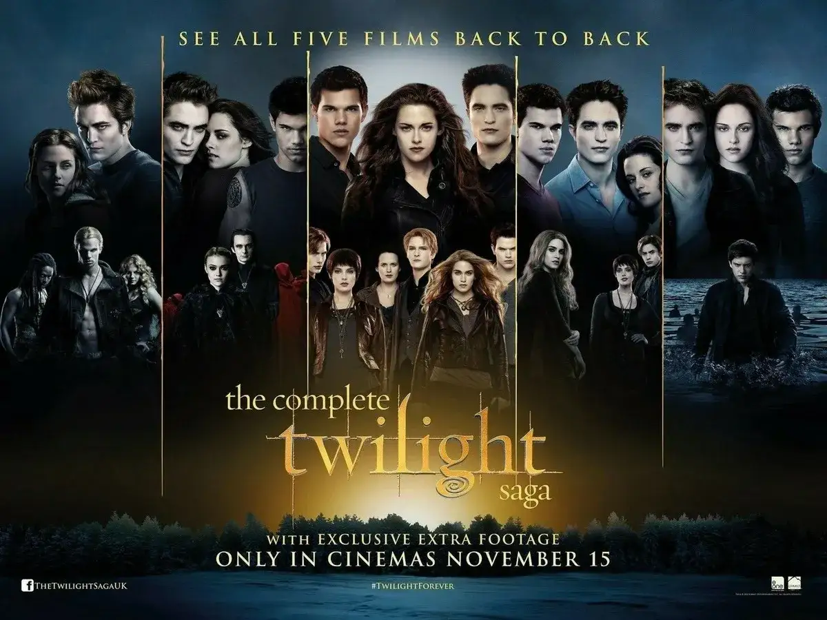 Plakat promuje wszystkie filmy z sagi Zmierzch, z Kristen Stewart w roli głównej. Zobacz wszystkie pięć filmów z serii.