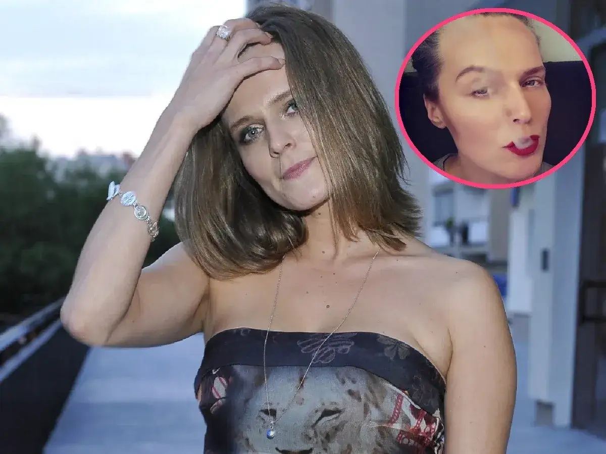 Maria Wiktoria Wałęsa w sukni z motywem zwierzęcym, z dymem papierosowym unoszącym się z ust.