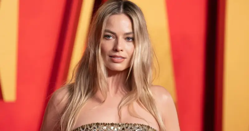 Margot Robbie w olśniewającej kreacji, marząca o swoich przyszłych dzieciach.